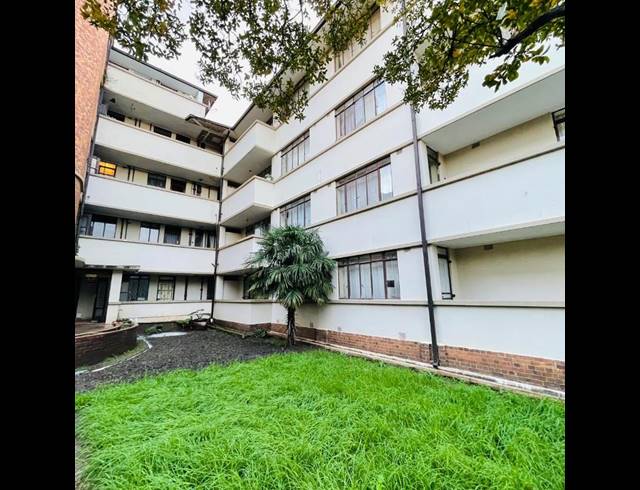 2 BEDROOM APARTMENT FOR SALE IN GERMISTON WEST